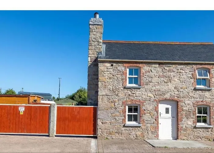 2 Bed Sandstone Residence